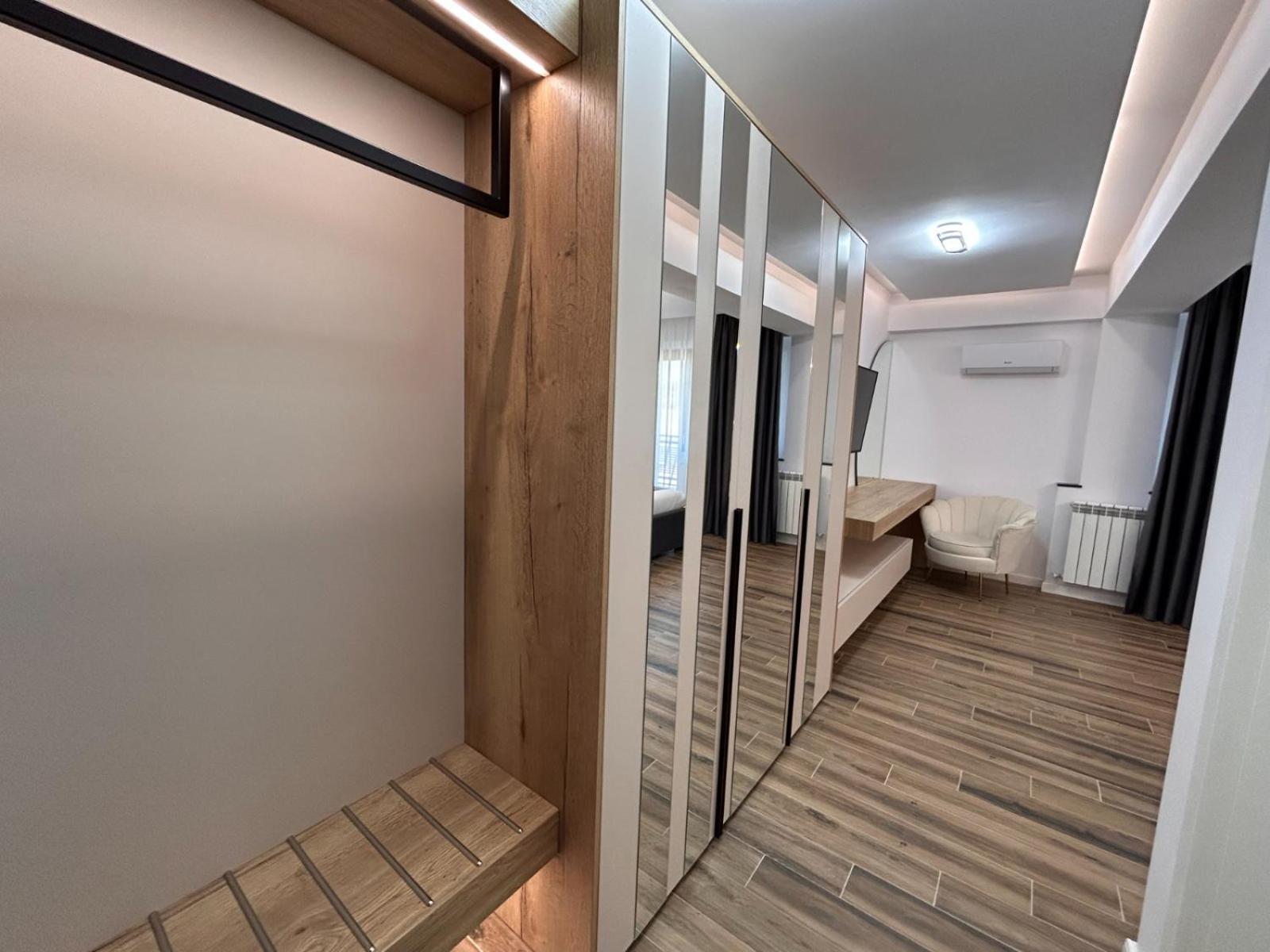 Monarc Boutique Aparthotel - Self Check-In Visan Exteriör bild
