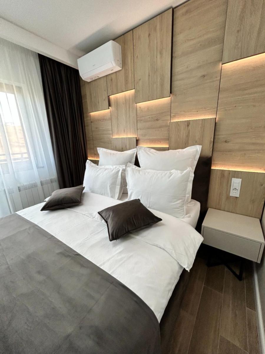 Monarc Boutique Aparthotel - Self Check-In Visan Exteriör bild