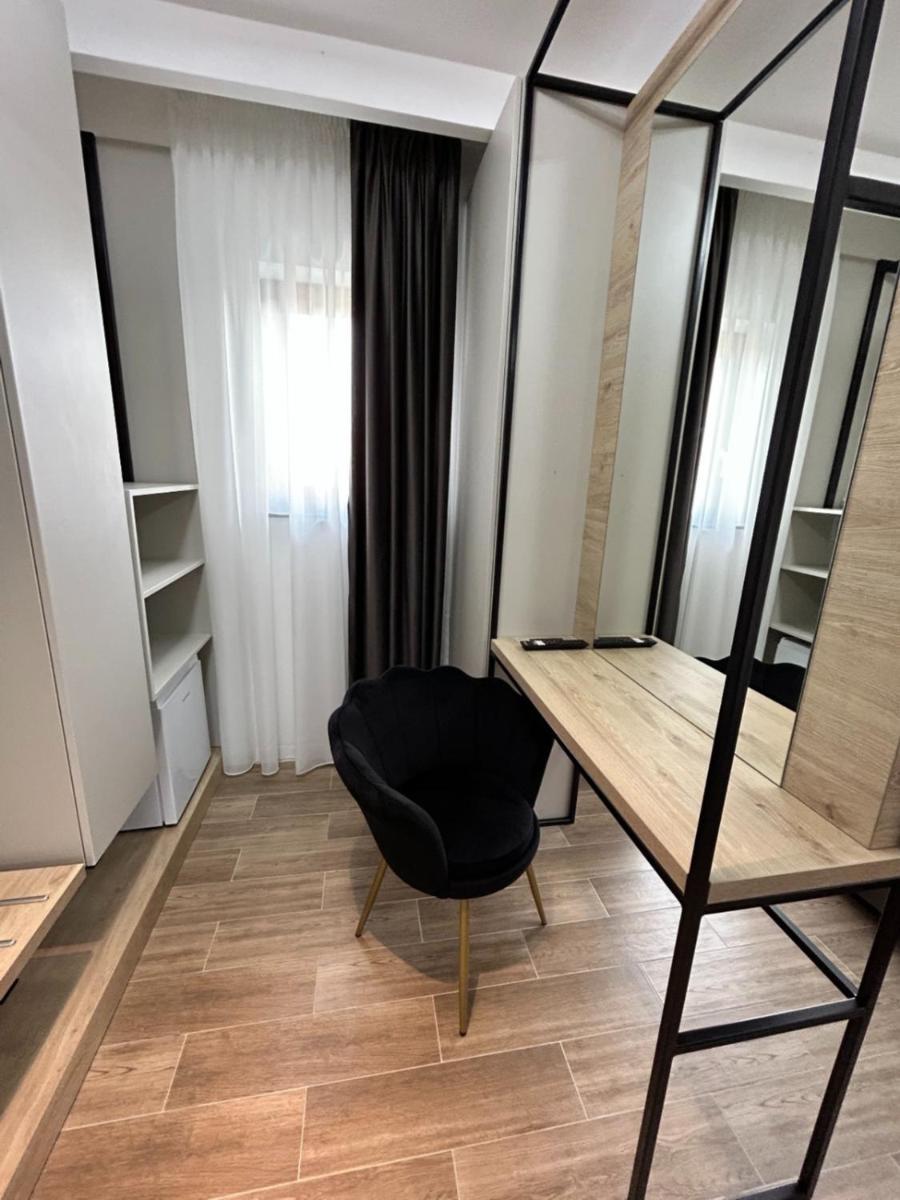 Monarc Boutique Aparthotel - Self Check-In Visan Exteriör bild