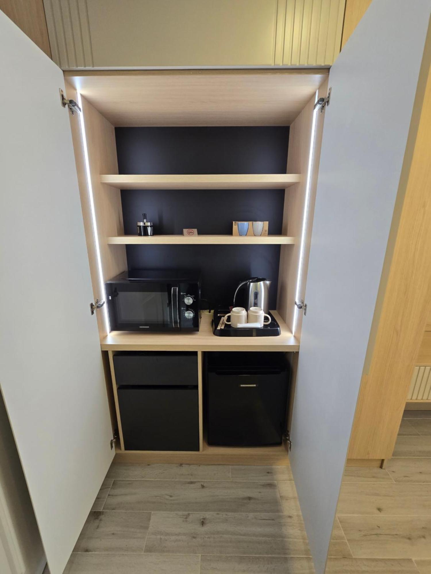 Monarc Boutique Aparthotel - Self Check-In Visan Exteriör bild